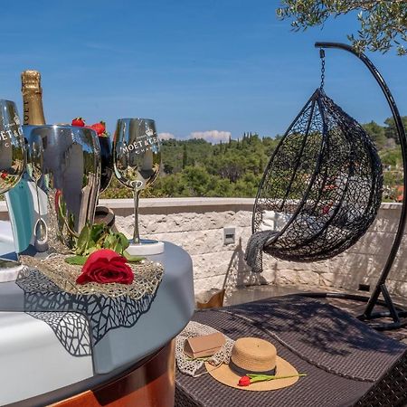 Uniquely Designed Villa Ivana With Outdoor Jacuzzi Nearby The Pebble Banje Beach At The Island Of Solta Rogač Eksteriør bilde