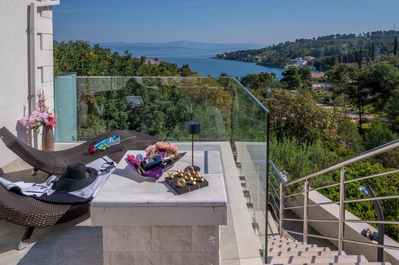 Uniquely Designed Villa Ivana With Outdoor Jacuzzi Nearby The Pebble Banje Beach At The Island Of Solta Rogač Eksteriør bilde