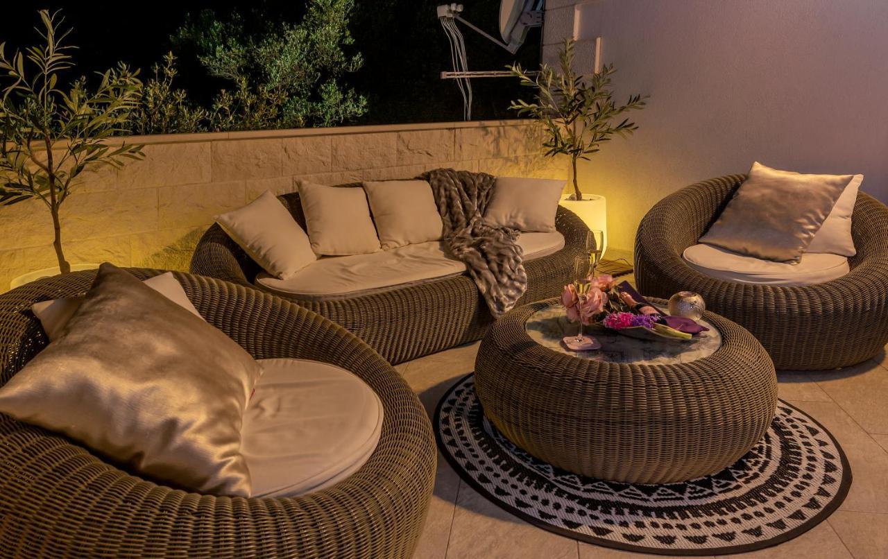 Uniquely Designed Villa Ivana With Outdoor Jacuzzi Nearby The Pebble Banje Beach At The Island Of Solta Rogač Eksteriør bilde