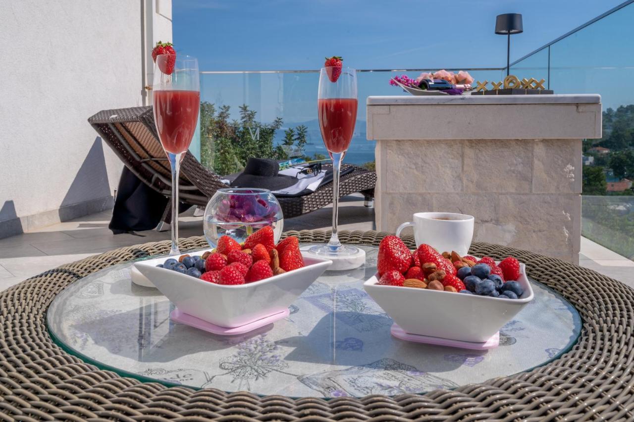 Uniquely Designed Villa Ivana With Outdoor Jacuzzi Nearby The Pebble Banje Beach At The Island Of Solta Rogač Eksteriør bilde