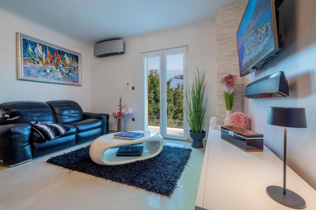Uniquely Designed Villa Ivana With Outdoor Jacuzzi Nearby The Pebble Banje Beach At The Island Of Solta Rogač Eksteriør bilde