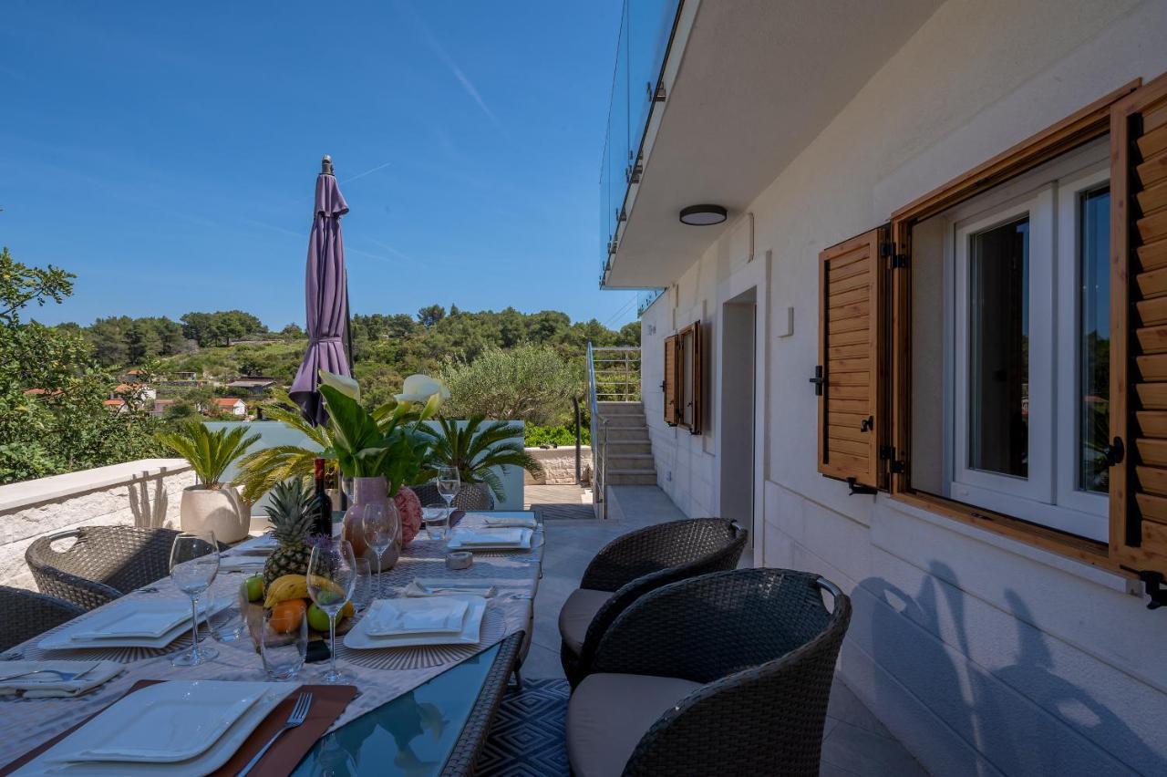 Uniquely Designed Villa Ivana With Outdoor Jacuzzi Nearby The Pebble Banje Beach At The Island Of Solta Rogač Eksteriør bilde