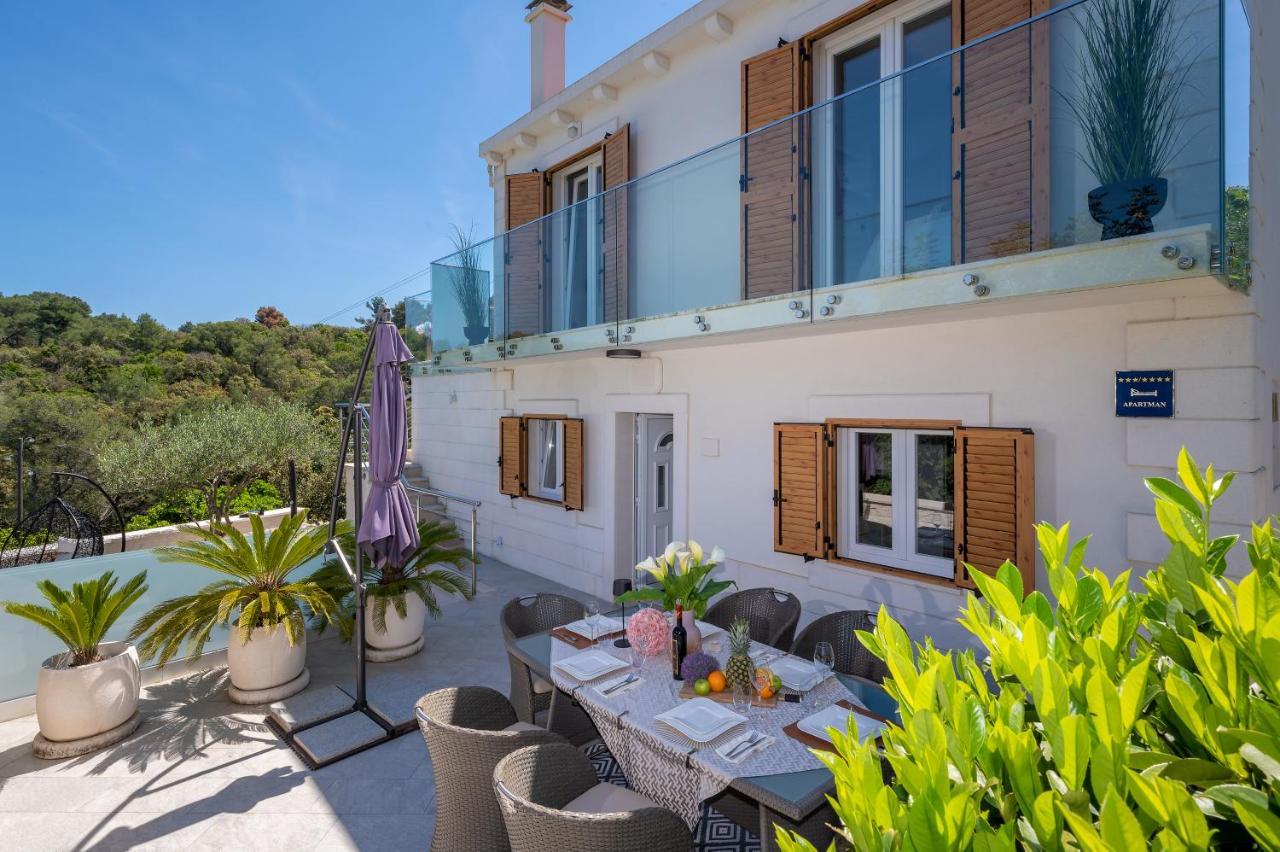 Uniquely Designed Villa Ivana With Outdoor Jacuzzi Nearby The Pebble Banje Beach At The Island Of Solta Rogač Eksteriør bilde